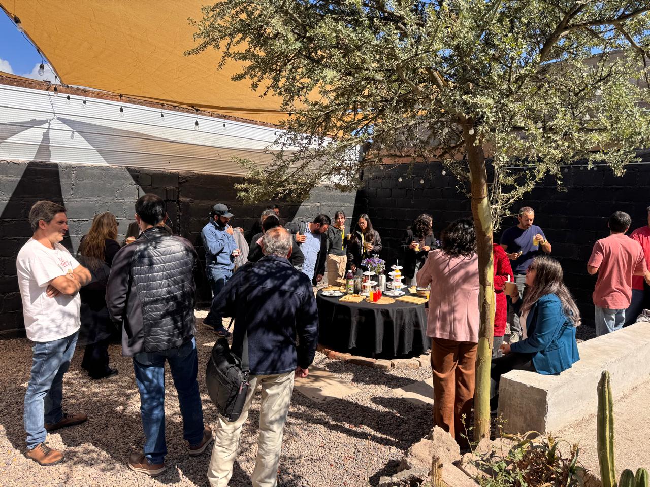 Networking en el patio de Yakana